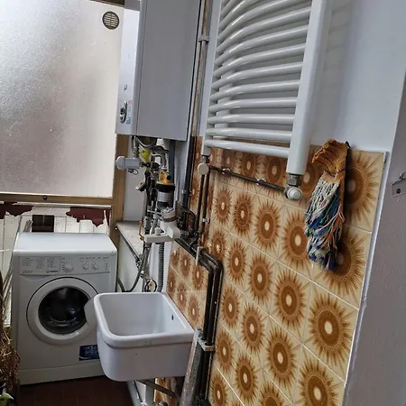 Apparemment In Zona Residenziale