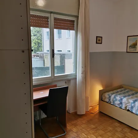 Apparemment In Zona Residenziale Apartament *
