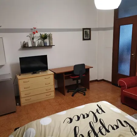 Apparemment In Zona Residenziale *