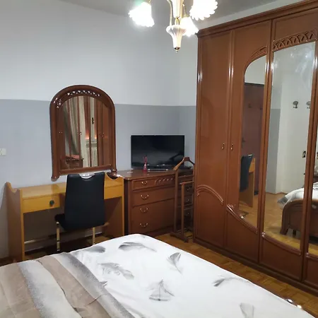 Apparemment In Zona Residenziale