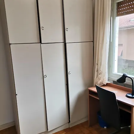 Apparemment In Zona Residenziale Apartamento *