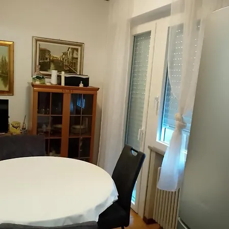Apparemment In Zona Residenziale Apartamento *