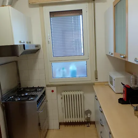 Apparemment In Zona Residenziale Apartamento