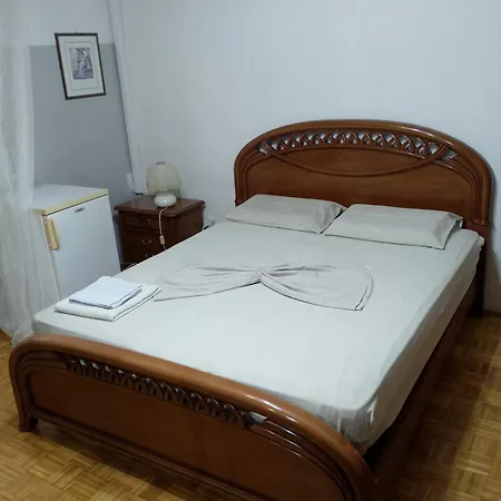 Apparemment In Zona Residenziale Apartamento *