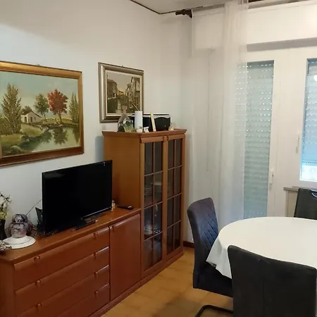 Apartamento Apparemment In Zona Residenziale