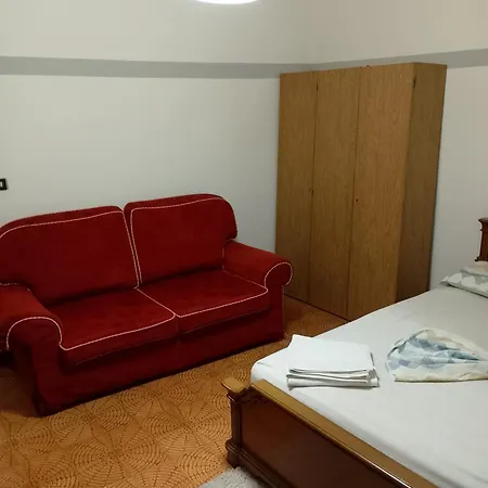 Apparemment In Zona Residenziale Apartamento *