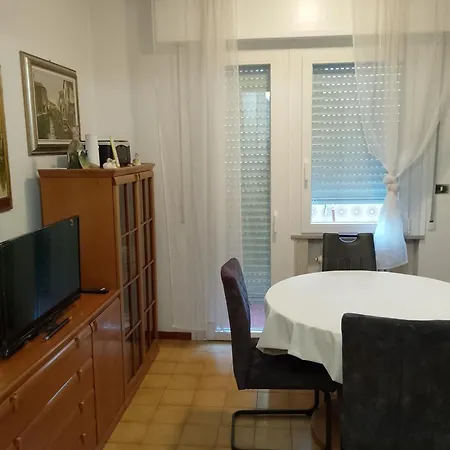 Apparemment In Zona Residenziale