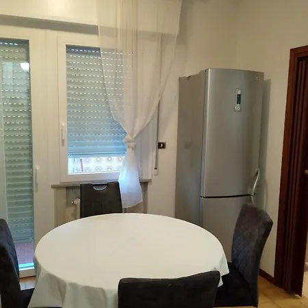 Apparemment In Zona Residenziale *