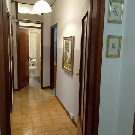 Apartamento Apparemment In Zona Residenziale