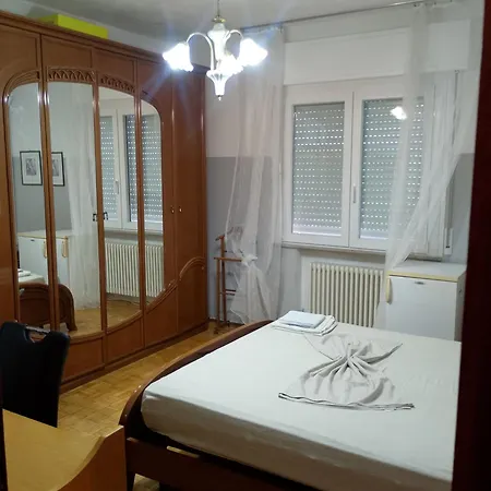Apparemment In Zona Residenziale Apartamento *