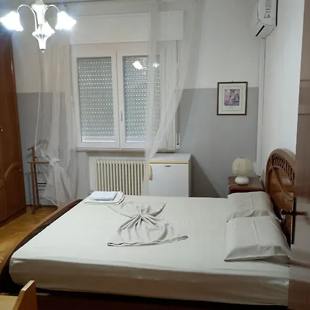 Apparemment In Zona Residenziale Apartamento *