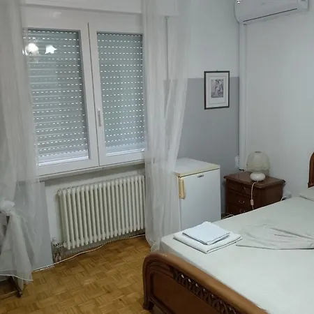 Apartamento Apparemment In Zona Residenziale
