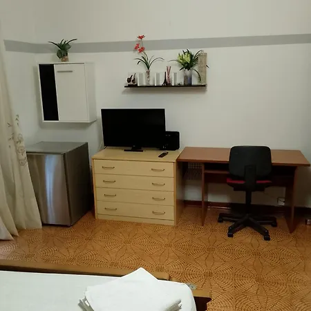 Apparemment In Zona Residenziale Apartamento *