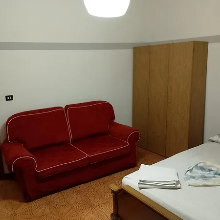 Apparemment In Zona Residenziale Apartamento