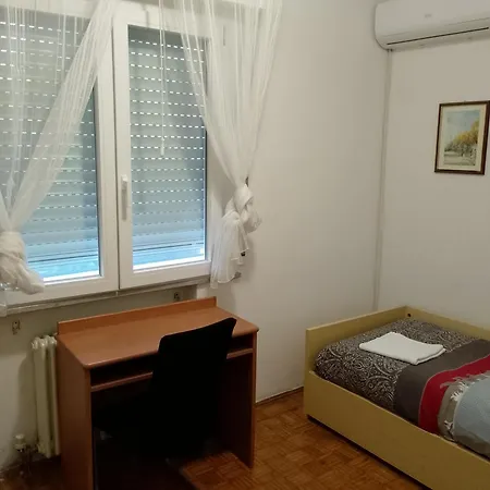 Apartamento Apparemment In Zona Residenziale *