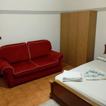 Apartamento Apparemment In Zona Residenziale